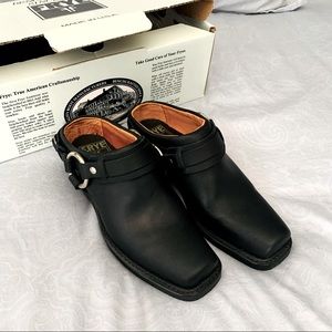 Frye mule clog Style # 70760-1 Black size 7